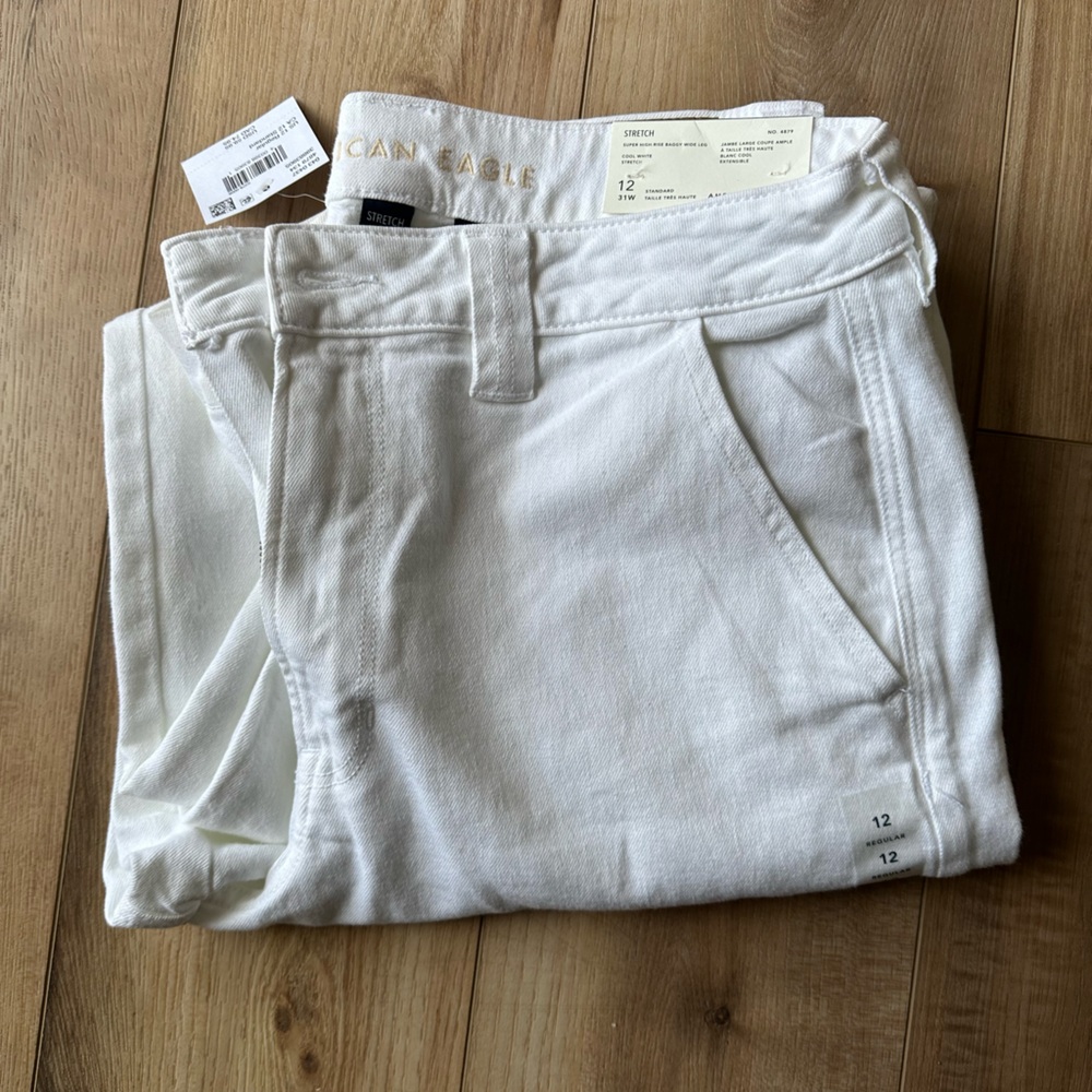 American Eagle White Jeans super high rise baggy jeans size 12
